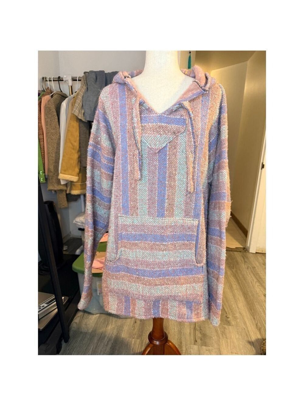 Poncho hoodie hand warmer size XL Mexico.